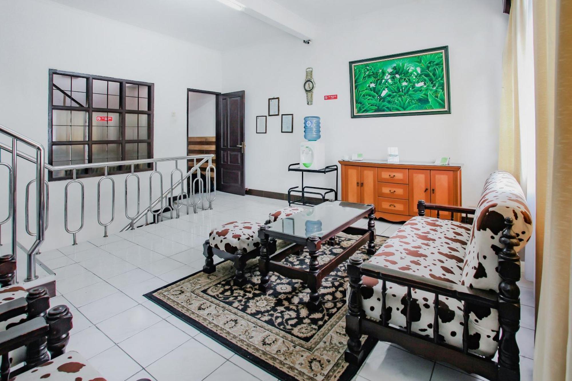 Oyo Life 90091 Wisma Pakuan Syariah ボゴール エクステリア 写真